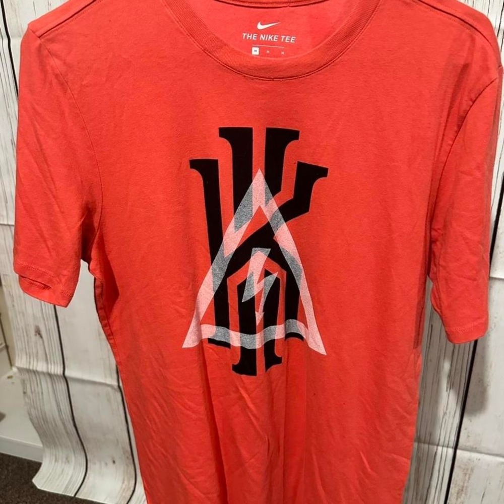 New Mens  Nike Kyrie Irving Tee‎ Size L